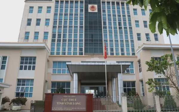 Vĩnh Long: Tạm hoãn xuất cảnh 14 đại diện doanh nghiệp nợ thuế
