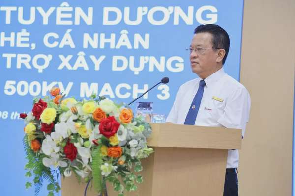EVNCPC khen thưởng 47 tập thể và cá nhân xuất sắc tham gia thi công đường dây 500kV mạch 3