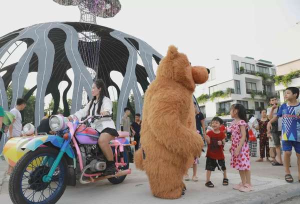 Vĩnh Phúc: 'Bùng nổ' Lễ hội đường phố LaLa Town giữa miền xanh Đại Lải