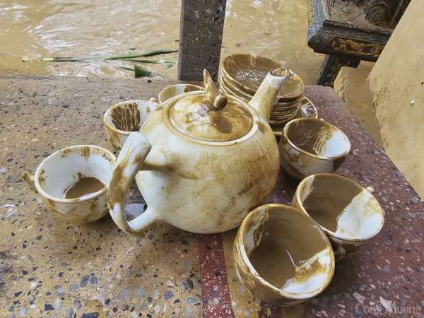 Người dân Thái Nguyên hối hả dọn dẹp nhà cửa sau trận lũ lịch sử Người dân Thái Nguyên hối hả dọn dẹp nhà cửa sau trận lũ lịch sử