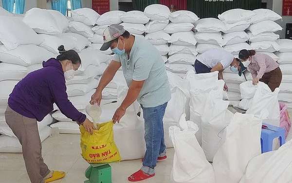 Tiếp tục xuất cấp 200 tấn gạo cho 14 địa phương bị ảnh hưởng cơn bão số 3. (Ảnh: baochinhphu.vn)