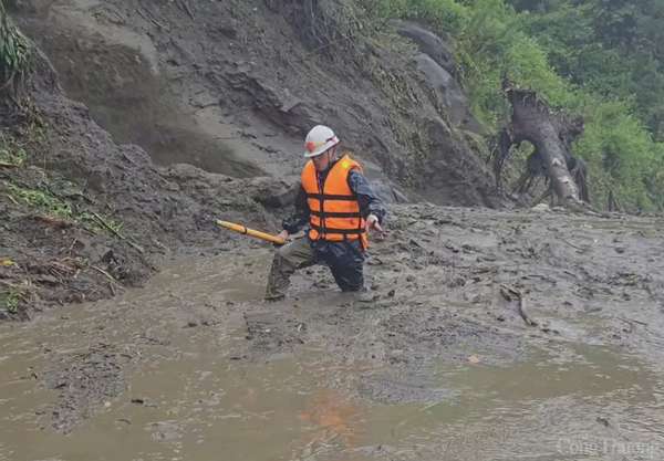 Công ty Điện lực Lào Cai vượt lên trong bão lũ, nỗ lực cấp điện trở lại