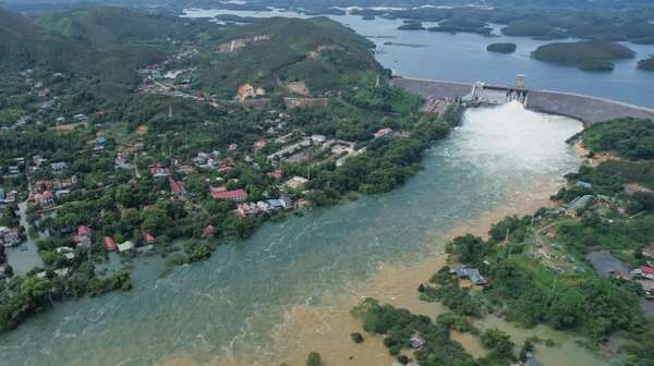 Hồ thủy điện Thác Bà (Ảnh: Đức Hoàng/Vietnamnet.vn)