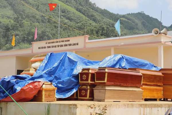 Mang yêu thương khỏa lấp buồn đau cho Làng Nủ, Lào Cai
