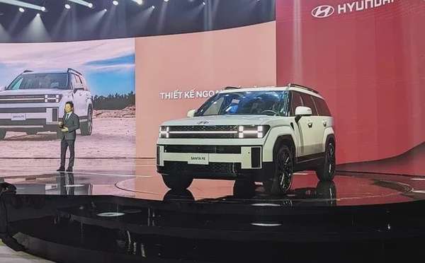 Hyundai Santa Fe mới chính thức ra mắt tại Việt Nam, giá chỉ 1,069 tỷ đồng