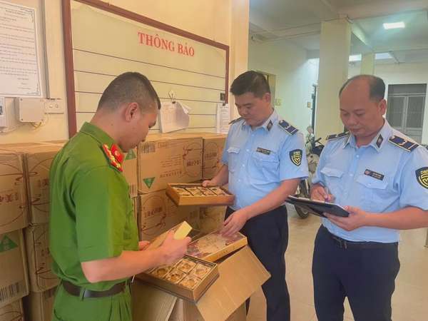 Hà Nội không ngừng đấu tranh chống buôn lậu, hàng giả
