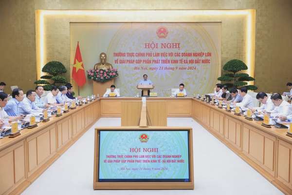 Chủ tịch VinGroup Phạm Nhật Vượng: Nhà xã hội không chỉ cho người nghèo mà còn cho người chưa giàu