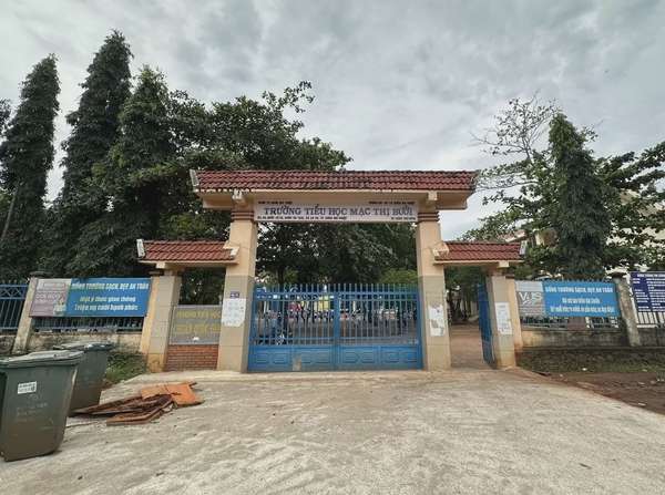 Đắk Lắk: Phụ huynh bức xúc vì đã đóng tiền nhưng học sinh không được mua bảo hiểm y tế