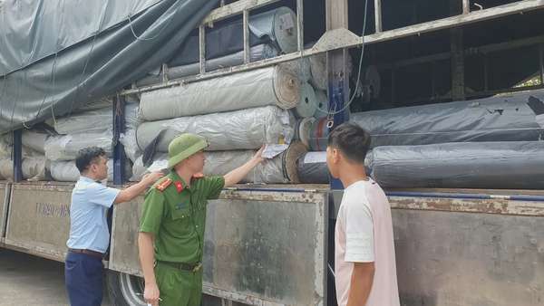 Hưng Yên: Chuyển công an điều tra vụ mua bán trên 9,3 tấn vải cuộn nghi nhập lậu