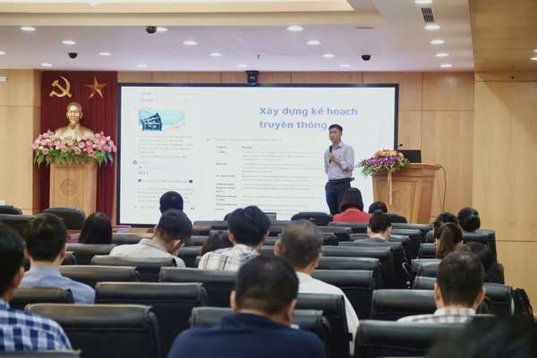 Phó Tổng biên tập Vietnamplus 'bày
