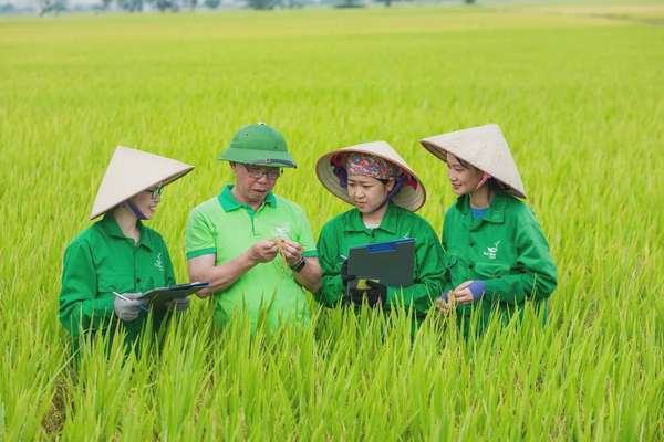 Anh hùng lao động Trần Mạnh Báo - từ chiến trường đến vang danh thương trường