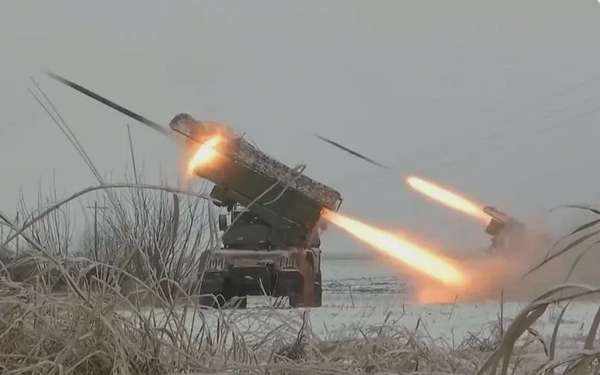 Chiến sự Nga-Ukraine sáng 2/4: Nga tấn công ồ ạt, cố vấn NATO thiệt mạng