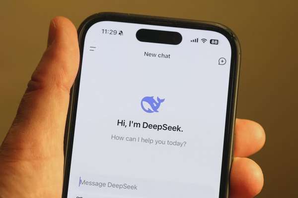 Việc ra mắt mô hình DeepSeek R1 đặt ra câu hỏi về vị thế thống trị của Mỹ trong lĩnh vực AI. Ảnh minh họa: Getty