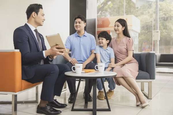 Cho vay mua nhà: Ngân hàng nhắm vào khách hàng trẻ