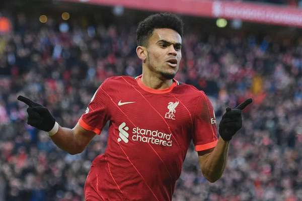 Tin chuyển nhượng 16/3: Liverpool nhắm Guéhi, Barcelona theo đuổi Luis Díaz