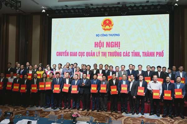 Bộ trưởng Nguyễn Hồng Diên: