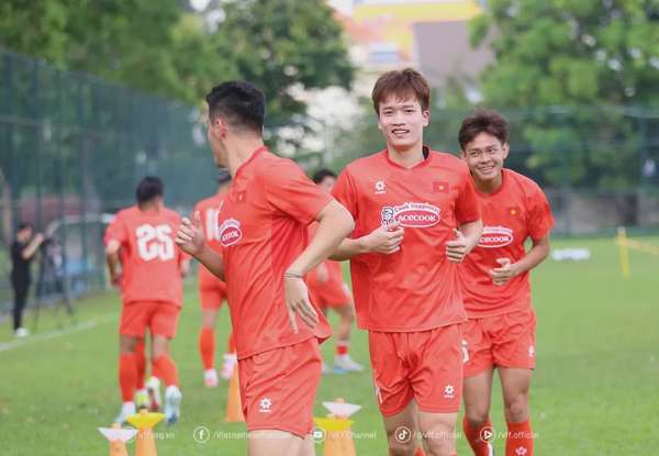 Đội tuyển Việt Nam đang tích cực tập luyện cho trận dấu Việt nam và Campuchia