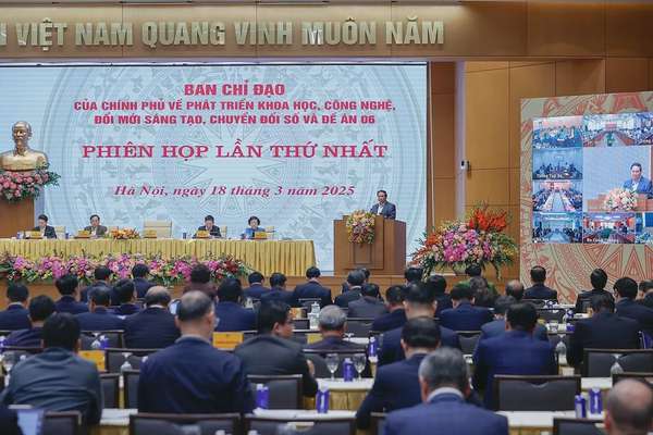 Thủ tướng: Mới có 30% doanh nghiệp ứng dụng công nghệ số
