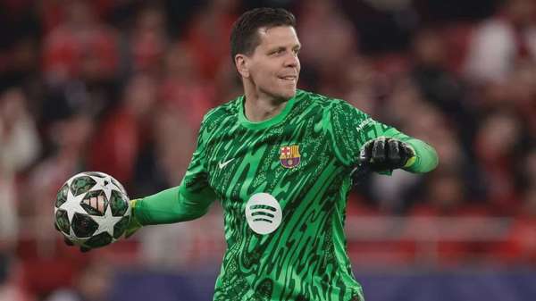 Hành trình trở lại đầy ngoạn mục của thủ thành Barcelona