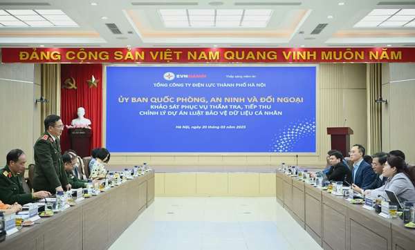 Đoàn khảo sát của Ủy ban Quốc phòng, An ninh và Đối ngoại do Trung tướng Nguyễn Minh Đức – Phó Chủ nhiệm Ủy ban Quốc phòng, An ninh và Đối ngoại làm Trưởng đoàn làm việc với Tổng Công ty Điện lực TP Hà Nội (EVNHANOI)