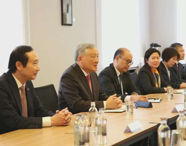 Phó Thủ tướng Thường trực Chính phủ Nguyễn Hòa Bình mong muốn Luxembourg chia sẻ kinh nghiệm và hỗ trợ Việt Nam về các vấn đề thị trường tài chính, phát triển tài chính xanh, quản lý fintech, tài sản mã hóa, tiền mã hóa - Ảnh: VGP/Nguyễn Hoàng