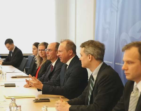 Bộ trưởng Tài chính Luxembourg đánh giá Việt Nam có một hạ tầng tài chính đáng tin cậy và hoàn toàn có cơ sở để xây dựng trung tâm tài chính - Ảnh: VGP/Nguyễn Hoàng