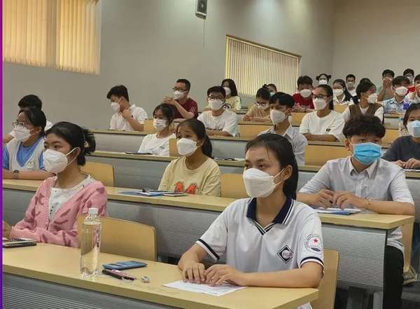 thi đánh giá năng lực 2025