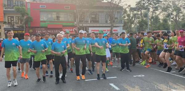 Hơn 10.000 người tham gia Ngày chạy vì Hải Phòng xanh, văn minh và thân thiện năm 2025