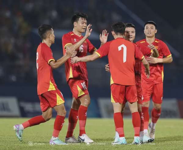 nhận định Việt Nam và Lào