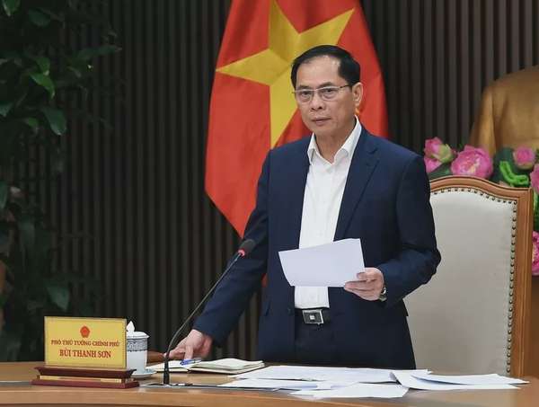 Phó Thủ tướng Bùi Thanh Sơn chủ trì cuộc họp về tình hình phân bổ, giải ngân vốn đầu tư công của 3 bộ, cơ quan Trung ương và 13 địa phương đồng bằng sông Cửu Long thuộc Tổ công tác số 5 - Ảnh: VGP/Hải Minh