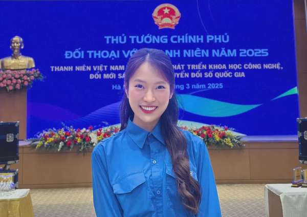 MC Khánh Vy nhấn mạnh đoàn viên không chỉ là danh xưng, mà còn là dấu ấn của sự nhiệt huyết, trách nhiệm và tinh thần tiên phong