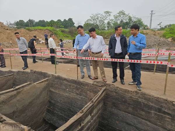 Thuyền cổ ở Bắc Ninh: Hai thuyền hay một?