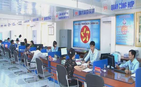 Thủ tướng nhắc 8 bộ, 11 địa phương chậm công khai thủ tục hành chính