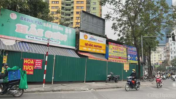 'Tuyến đường đắt nhất hành tinh' ngổn ngang giải phóng mặt bằng