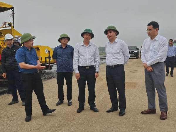 Chùm ảnh: Đoàn công tác của Chính phủ làm việc với tỉnh Bắc Giang về giải pháp thúc đẩy tăng trưởng