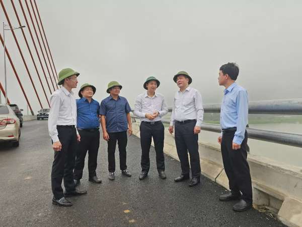 Chùm ảnh: Đoàn công tác của Chính phủ làm việc với tỉnh Bắc Giang về giải pháp thúc đẩy tăng trưởng