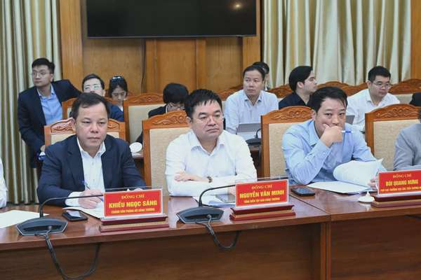 Chùm ảnh: Đoàn công tác của Chính phủ làm việc với tỉnh Bắc Giang về giải pháp thúc đẩy tăng trưởng