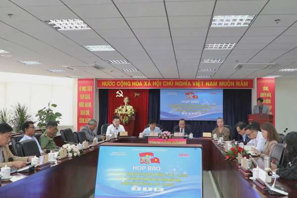 Nhiều ca sỹ nổi tiếng