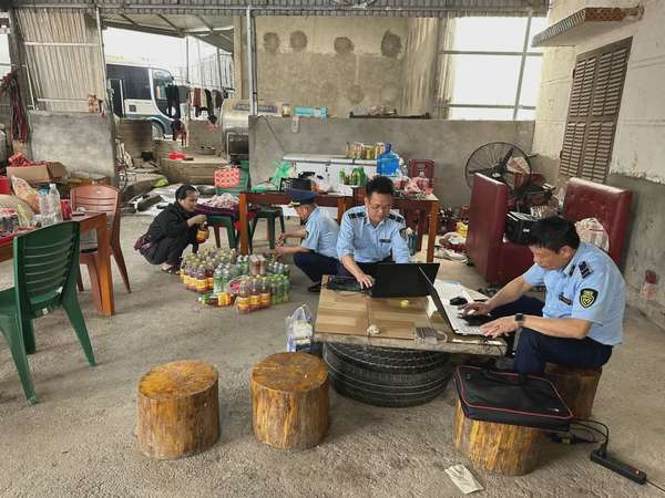 Lạng Sơn: Xử lý đối tượng kinh doanh hàng quá hạn