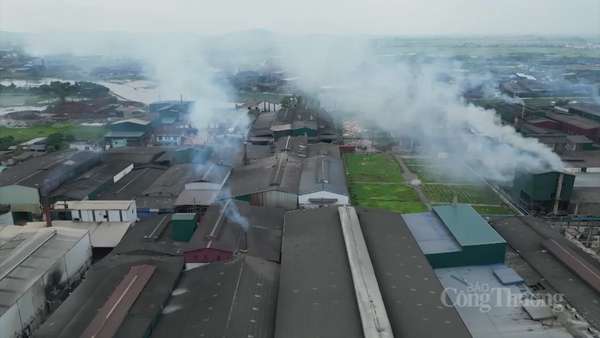 Làng đúc đồng Đại Bái: Khói độc, xỉ đồng ‘vây’ người dân Làng đúc đồng Đại Bái: Khói độc, xỉ đồng ‘vây’ người dân