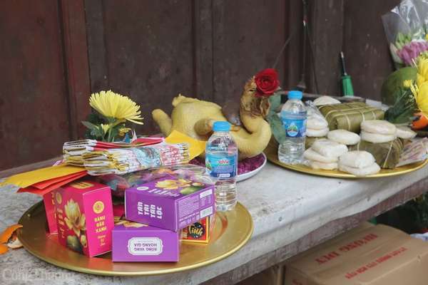 Đền Hùng chật kín khách thập phương trong ngày đầu khai hội Đền Hùng chật kín khách thập phương trong ngày đầu khai hội