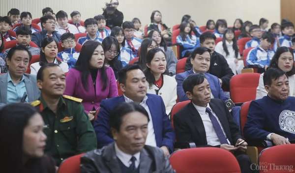 Phú Thọ: Công chiếu thử phim tài liệu 'Thời đại Hùng Vương'