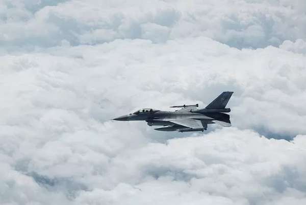 Máy bay chiến đấu F-16 Ba Lan sắp 'gặp' Su-30 của Nga tại Hy Lạp