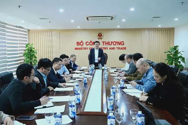 Bộ trưởng Bộ Công Thương Nguyễn Hồng Diên chủ trì cuộc họp lần thứ nhất Ban soạn thảo, Tổ biên tập Nghị định về kiểm soát thương mại chiến lược