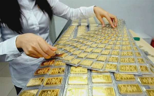 Giá vàng lập đỉnh mới, lời khuyên nào cho nhà đầu tư?