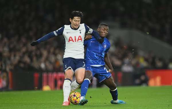 Lịch thi đấu bóng đá ngày 3/4: Chelsea đấu với Tottenham