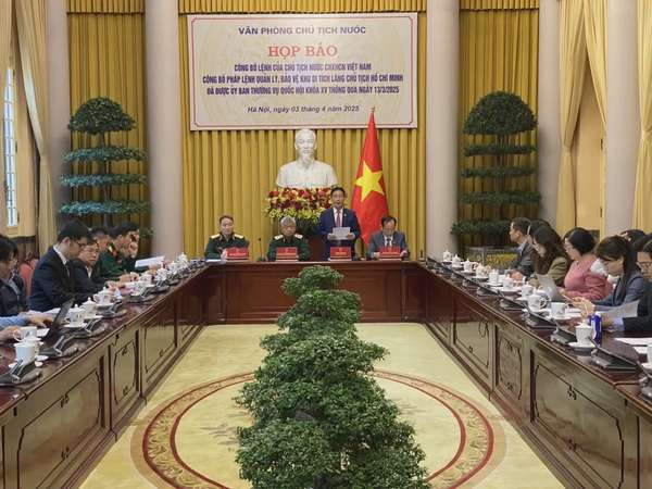 Họp báo công bố Pháp lệnh Quản lý, bảo vệ Khu Di tích Lăng Chủ tịch Hồ Chí Minh. Ảnh: Hải Linh