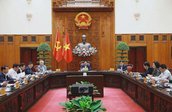 Sáng 3/4/2025, tại Hà Nội, Thủ tướng Phạm Minh Chính chủ trì cuộc họp với các bộ, ngành sau khi Hoa Kỳ tuyên bố mức áp thuế mới đối với hàng hoá nhập khẩu từ Việt Nam. Ảnh: Dương Giang TTXVN