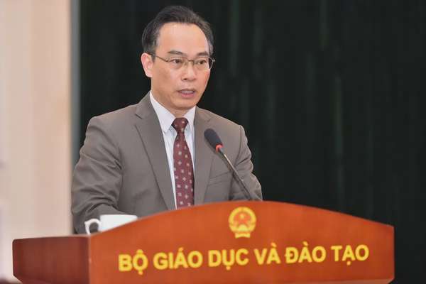 Phó Giáo sư, Tiến sĩ Hoàng Minh Sơn - Thứ trưởng Bộ Giáo dục và Đào tạo