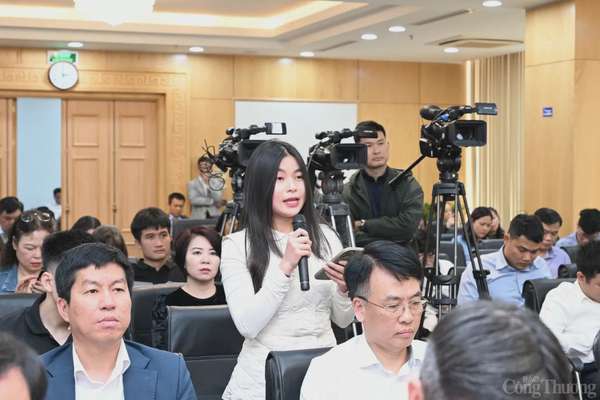 Chưa vội điều chỉnh mục tiêu xuất khẩu: Bình tĩnh nhìn tổng thể